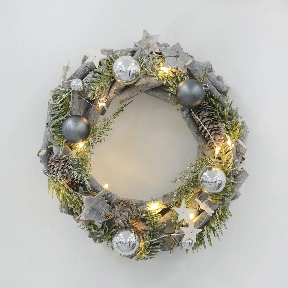 9" Pre-Lit Wooden Stick Wreath Christmas Xmas Decoration 4 9" Pre-Lit Wooden Stick Wreath Christmas Xmas Decoration - Image 2