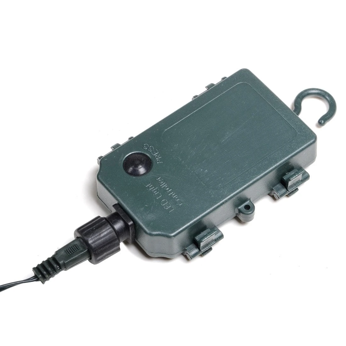 LED Snow Frosted Christmas Wreath With Berries & Pine Cones 5 LED Snow Frosted Christmas Wreath With Berries & Pine Cones - Image 3